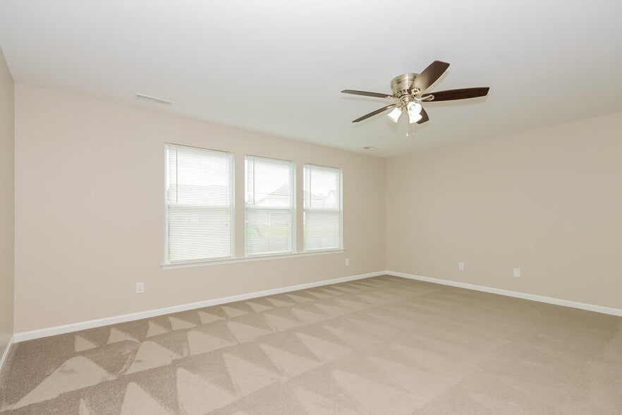 Building Photo - 1326 Aurora Ct