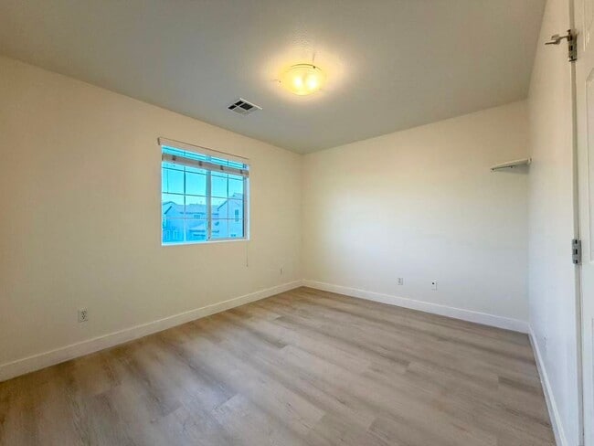 Building Photo - 9888 Fountain Walk Ave