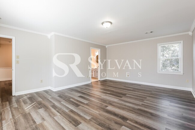 Building Photo - Gorgeous 4 bedroom, 3BA home available now!