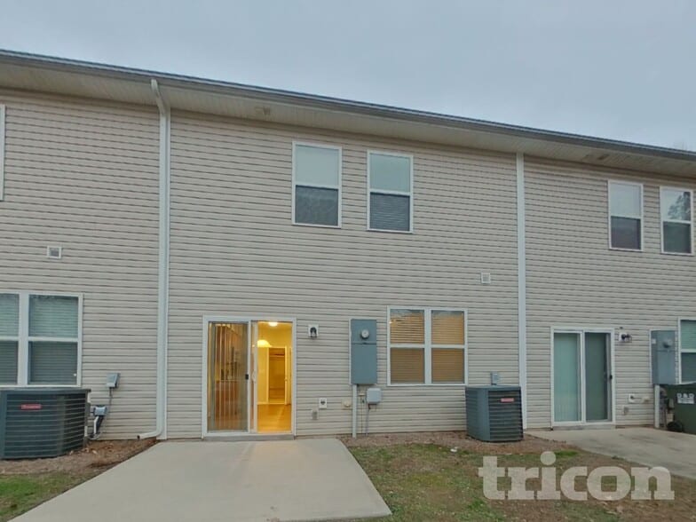 Building Photo - 2058 Aragon Lane