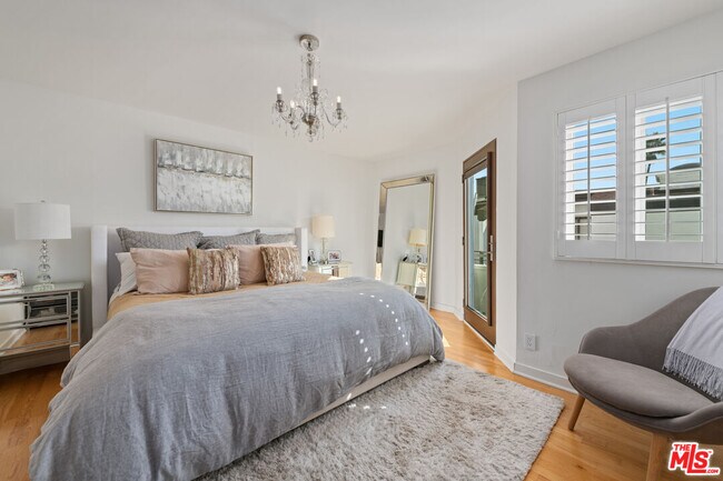 Building Photo - 843 17th St