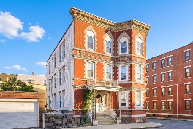 Building Photo - 32 Ashley St