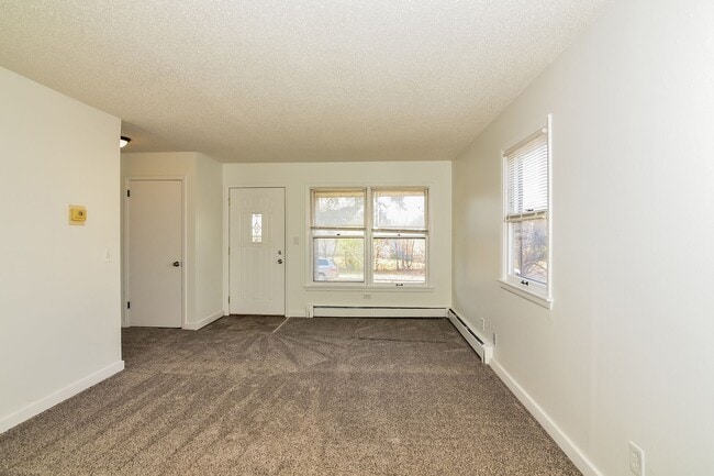 Building Photo - 314 Knox Ave N