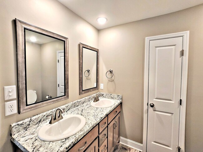 Building Photo - HOUSE for RENT Hartselle 3BR