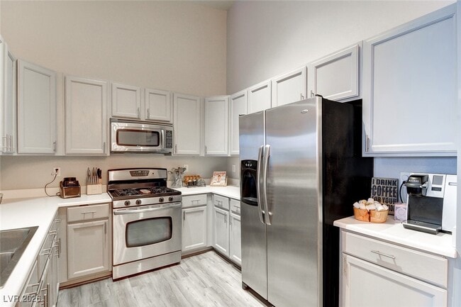 Building Photo - 7450 S Eastern Ave