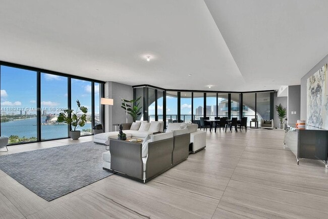 Building Photo - 1000 Biscayne Blvd