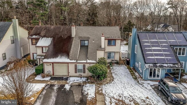 Building Photo - 8 Dickenson Dr