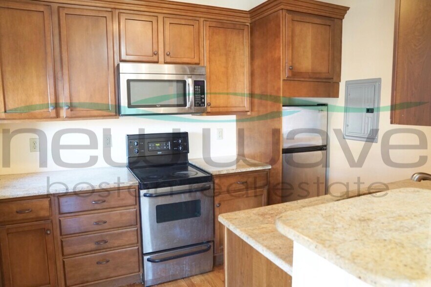 Building Photo - 1091 Boylston St