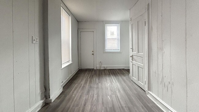 Building Photo - Classic Philly Charm: Updated 3-Bed Rowhome