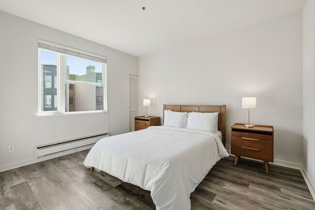 Building Photo - 2000 Post St