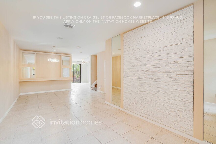 Building Photo - 25062 SW 115th Ave