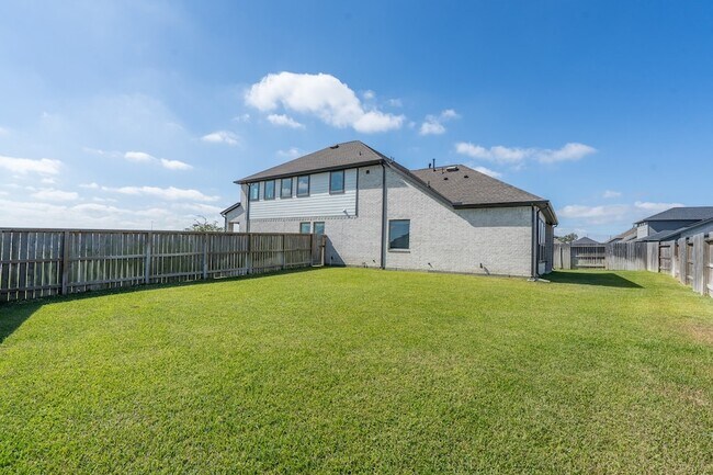 Building Photo - 13210 Wood Leaf Pk