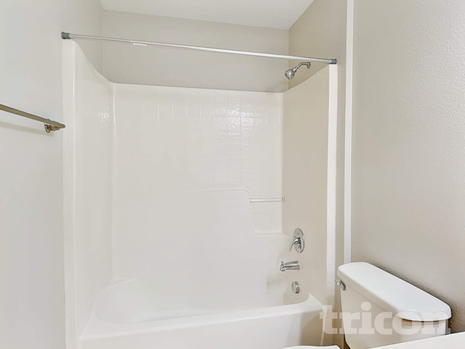 Building Photo - 864 Vanderbilt Dr