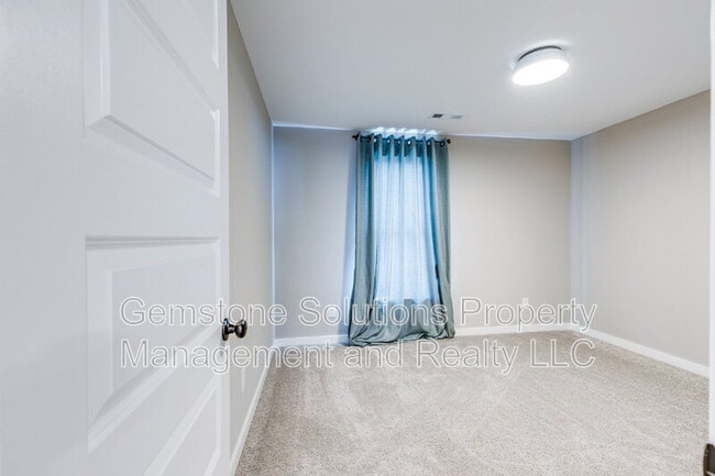 Building Photo - 7284 Ludlow Dr