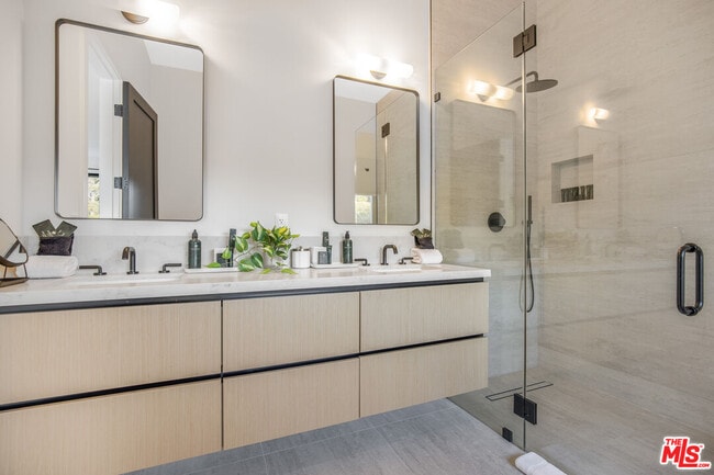 Building Photo - 3101 Belden Dr