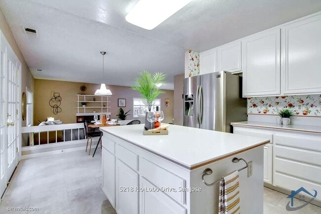 Building Photo - 5218 Rio Lobo Dr