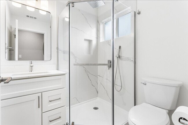 Building Photo - 1832 9th St