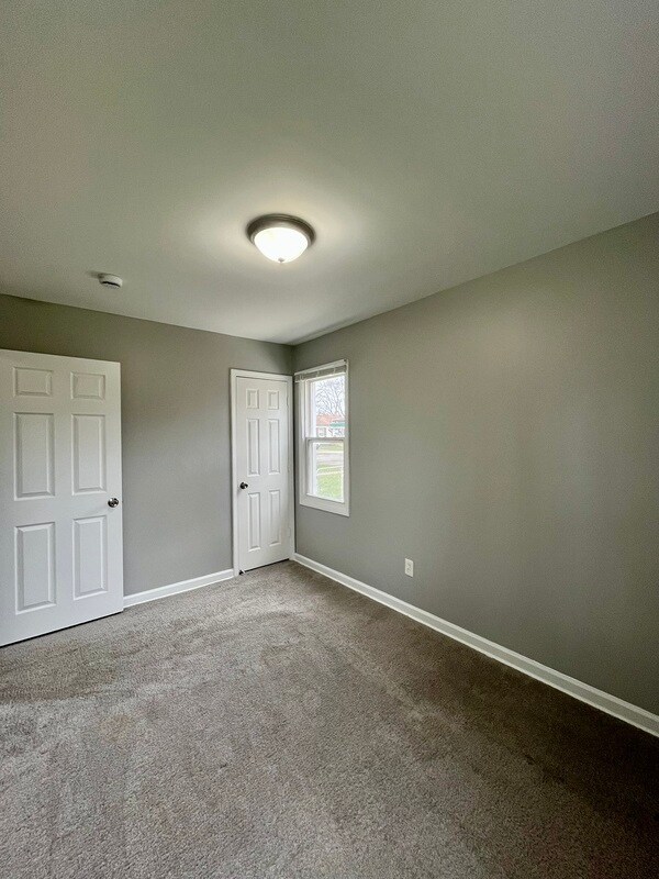 Building Photo - 6565 Burr St