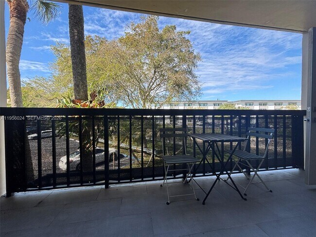 Building Photo - 10865 SW 112th Ave