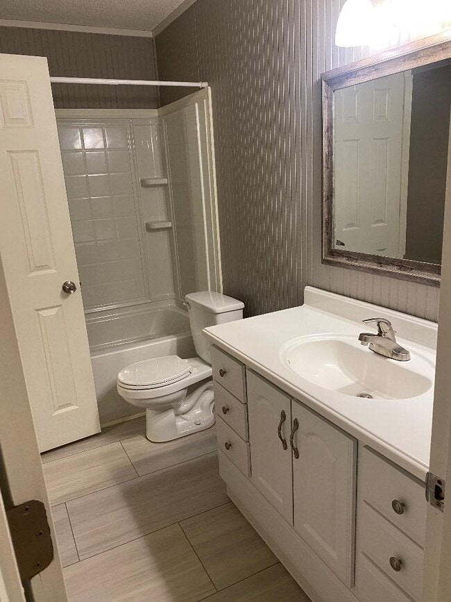 Building Photo - 4069 Coopers Hill Dr SE
