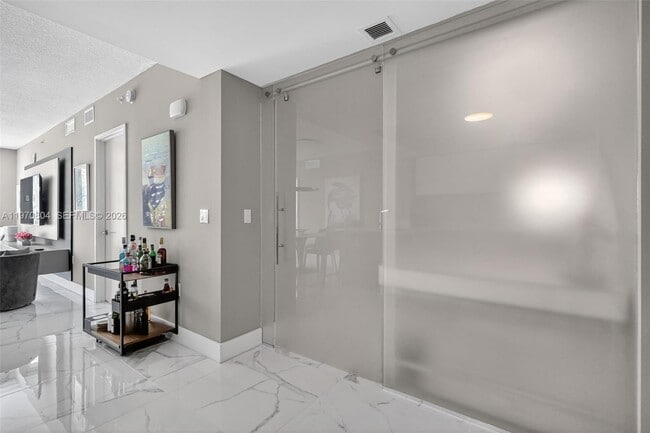 Building Photo - 300 Sunny Isles Blvd