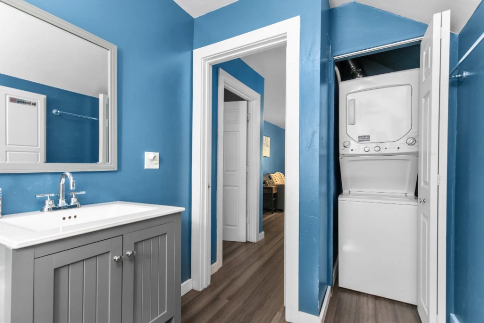 Laundry in Bath 2 - 603 S Locust St