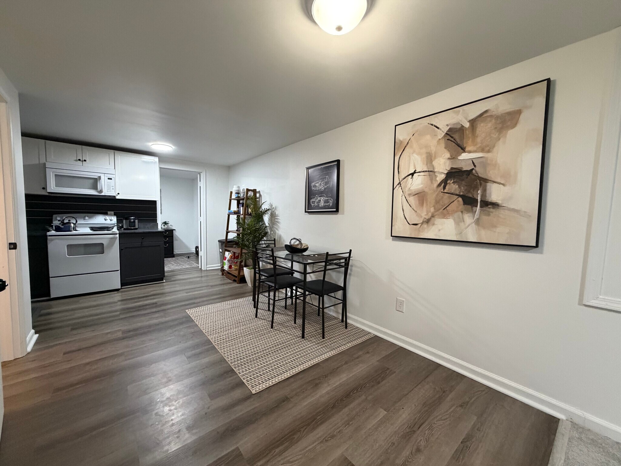 Building Photo - 1305 Ashbourne Dr