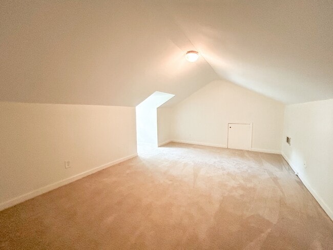 Building Photo - 619 Boone Cir