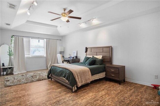 Building Photo - 31 Easy St