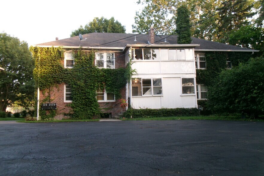 Building Photo - 1954 Guilford Rd