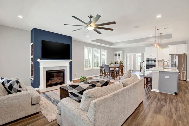 Building Photo - Savannah Quarters!