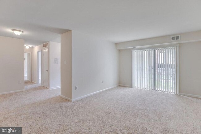 Building Photo - 1822 Maryland Ave NE