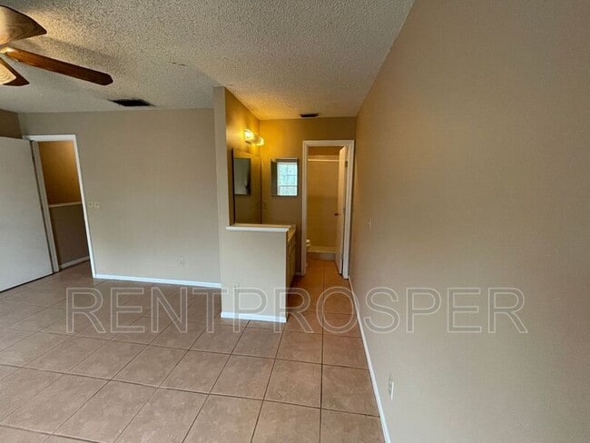 Building Photo - 4435 Brook Hollow Cir
