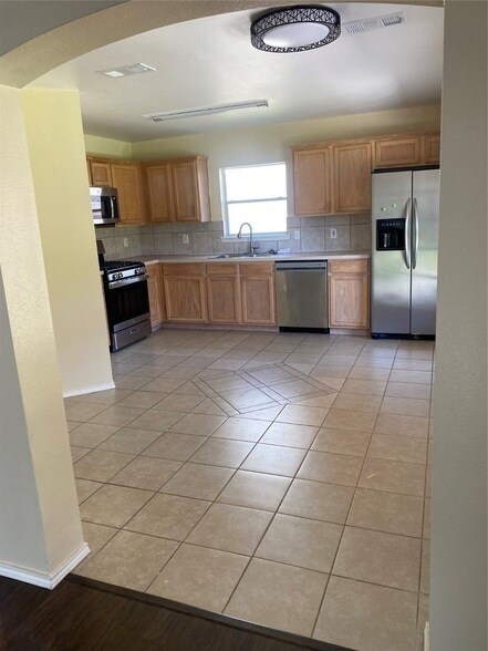 Building Photo - 16631 Spring Glade Dr