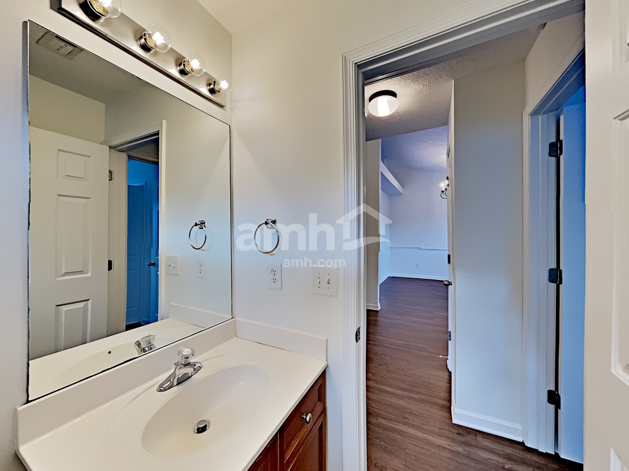 Building Photo - 2336 Hockett Dr