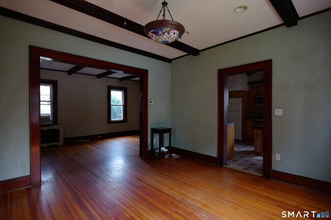 Building Photo - 58 Davis St