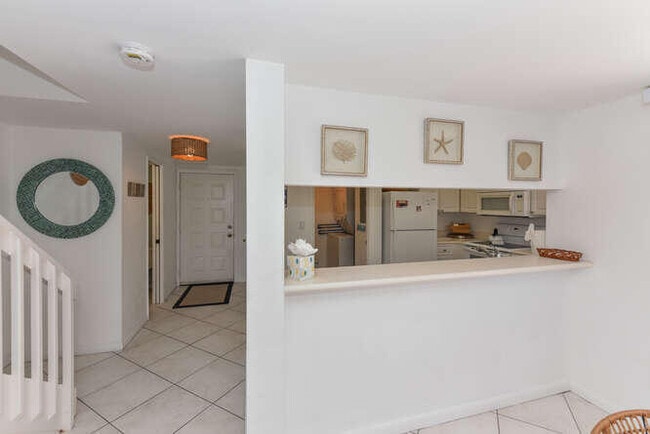 Building Photo - 353 S US Hwy 1