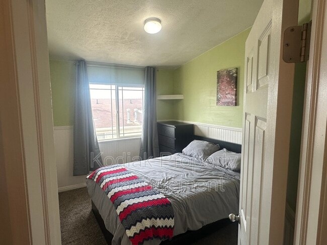 Building Photo - 153 N Bamberger Rd E