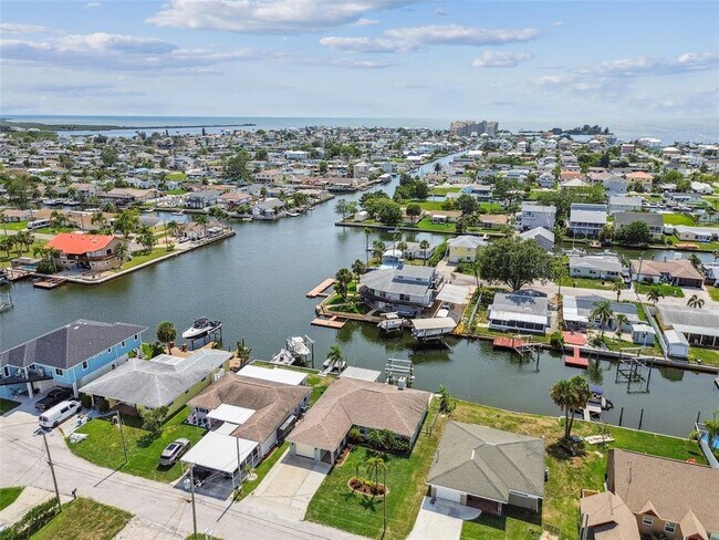 Building Photo - 13909 Berkowitz Ave