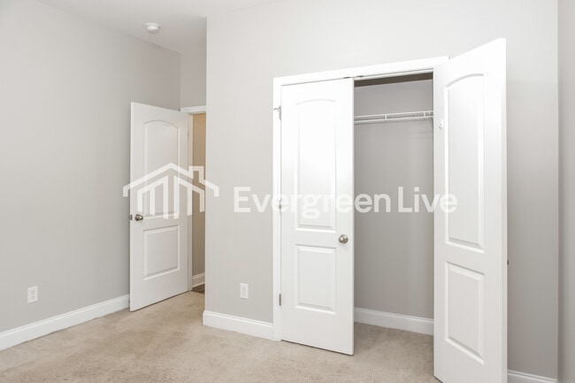 Building Photo - 100 Edensmith Dr