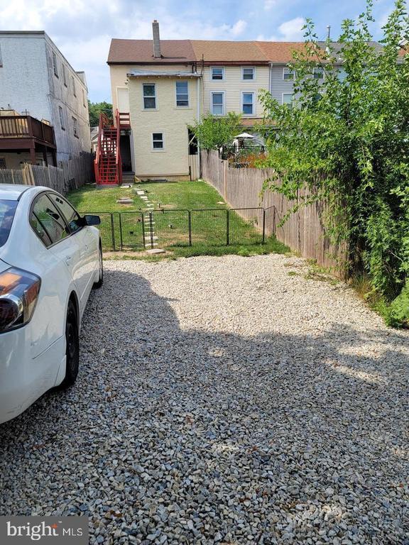 Building Photo - 525 Spring Mill Ave