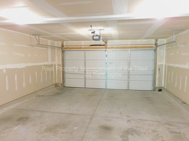 Building Photo - 4621 Chapel Ridge Dr