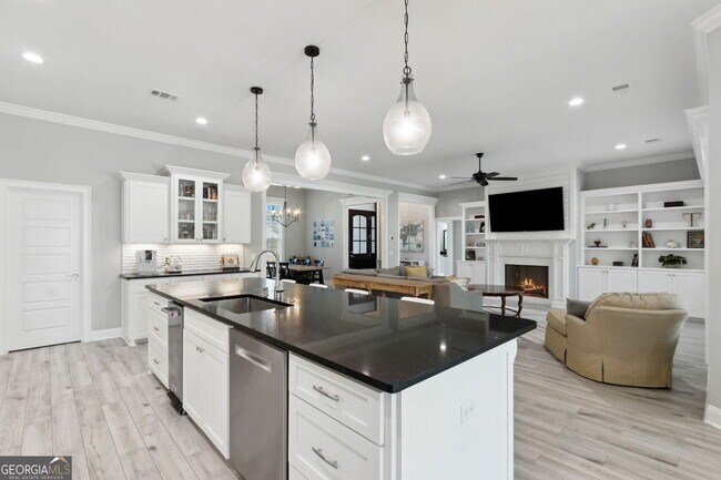 Building Photo - 204 Riley Hunter Dr