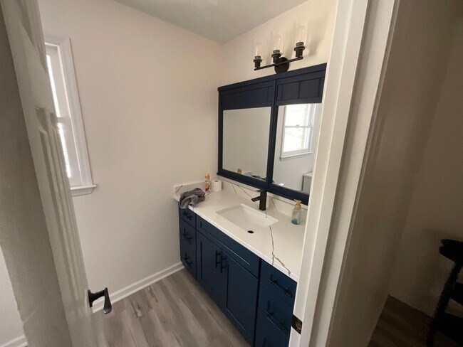 Building Photo - Spacious 4BR Duplex in Riverdale