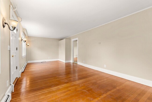 Building Photo - 9 Maple Cir