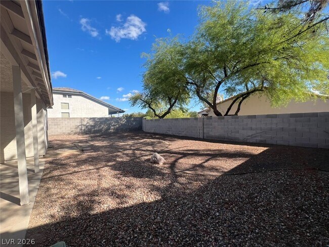 Building Photo - 2053 Angel Falls Dr