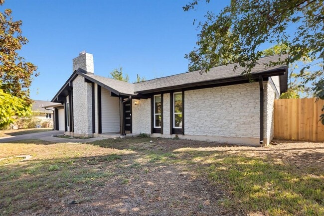 Building Photo - 5302 Woodmoor Dr