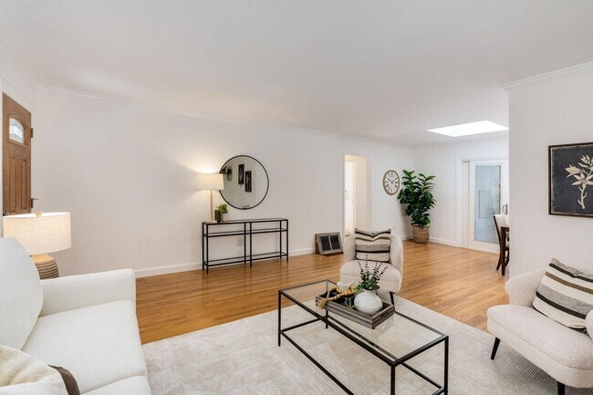 Building Photo - Light-Filled San Leandro Gem w/ Dual Garages & Expansive Yard