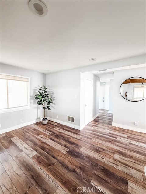 Building Photo - 650 Juanita St