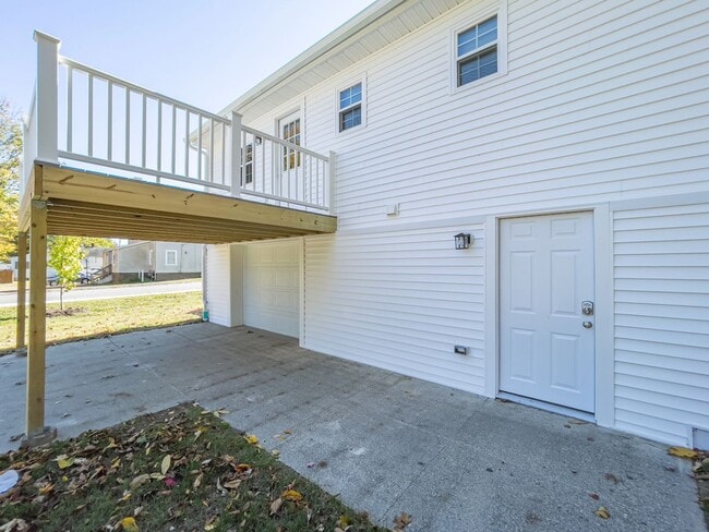 Building Photo - 159 Dunham St